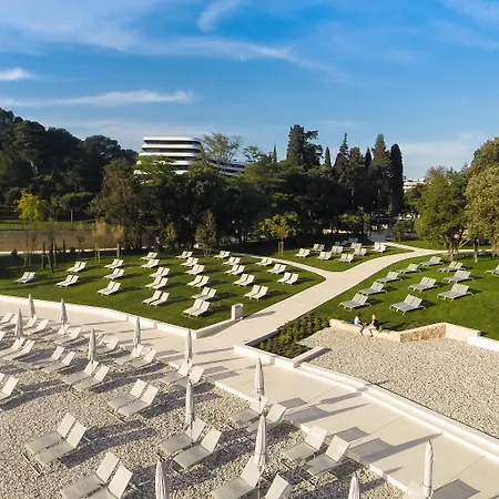 Monte Mulini Adults Exclusive By Maistra Collection